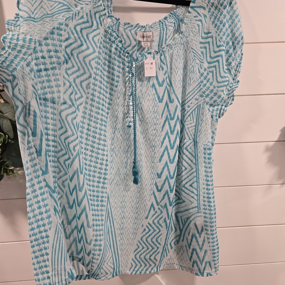Avenue Blue and White Ruffled Tie Front Blouse, Sz 18/20, Teal, Cute!